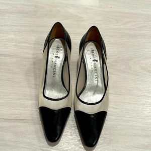 Rene Mancini pumps